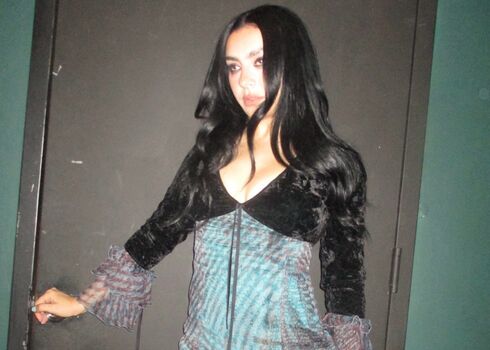 Full leaked Charli xcx private photo