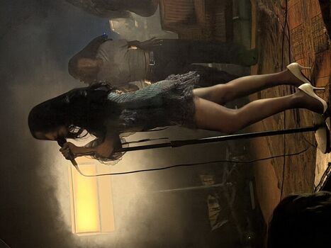 Full leaked Charli xcx private photo