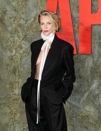 Full leaked Charlize theron private photo