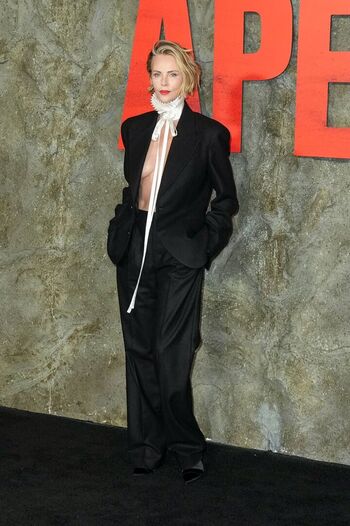 Full leaked Charlize theron private photo