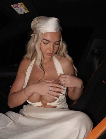 Full leaked Charlllroseeee private photo
