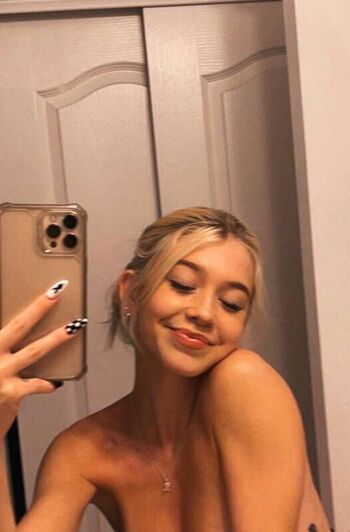 Full leaked Charlotteeee private photo