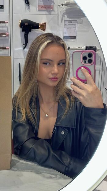 Full leaked Chelsea mayer private photo