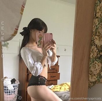 Full leaked Cherryapricots private photo