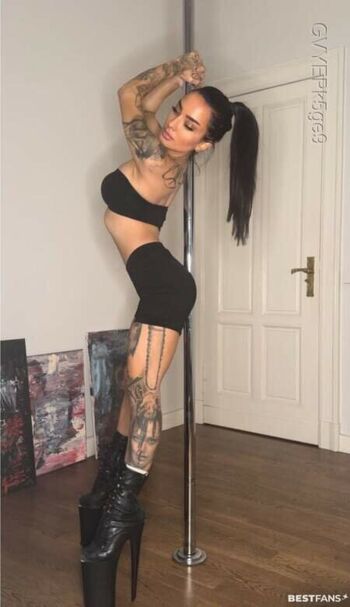 Full leaked Cherryrebell page private photo