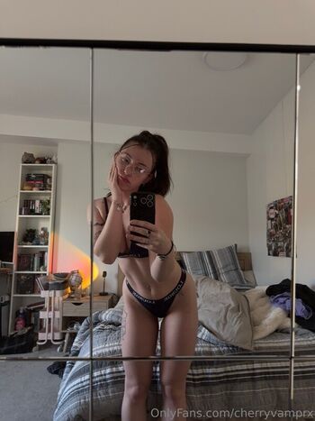 Full leaked Cherryvamprx private photo