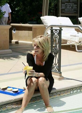 Full leaked Cheryl hines private photo