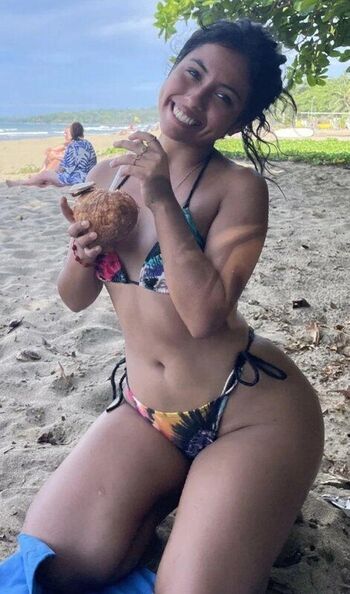 Full leaked Chiphilary blog private photo
