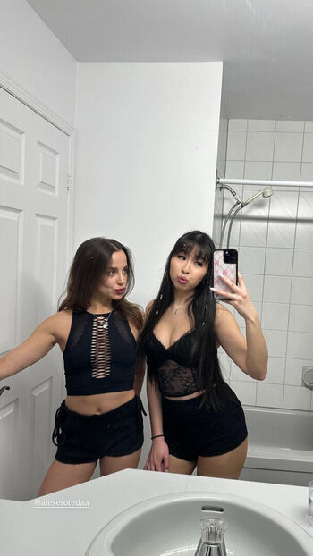 Chloe ABG