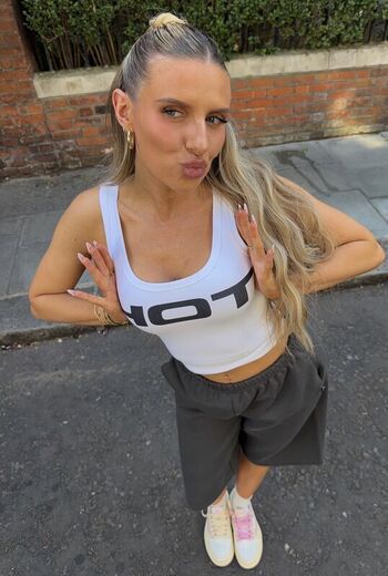Full leaked Chloe burrows private photo