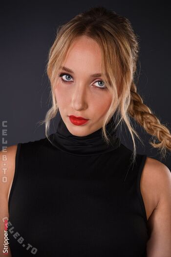 Full leaked Chloe chevalier private photo