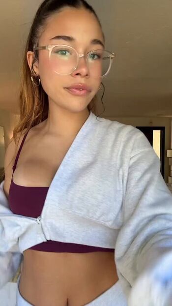 Full leaked Chloeparkerrr private photo