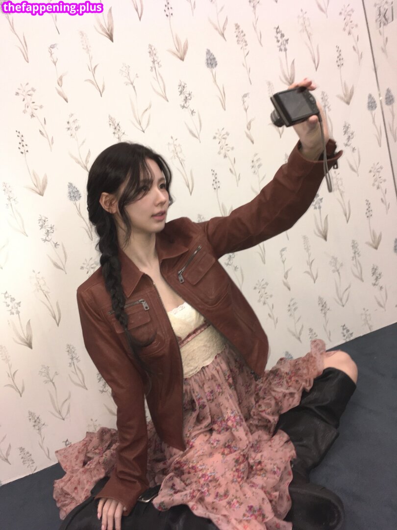 Cho Mi-yeon (Miyeon) - i-dle [(G)I-dle]