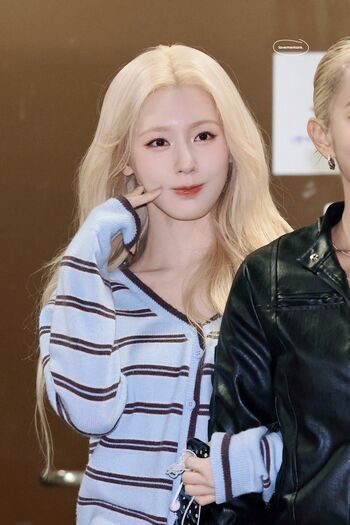 Cho Mi-yeon (Miyeon) - i-dle [(G)I-dle]