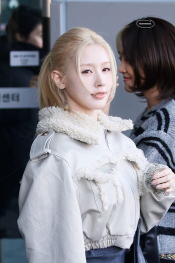 Cho Mi-yeon (Miyeon) - i-dle [(G)I-dle]