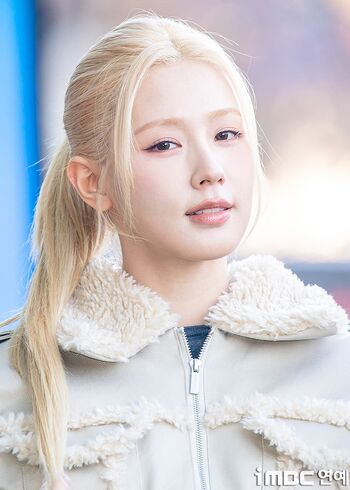 Cho Mi-yeon (Miyeon) - i-dle [(G)I-dle]