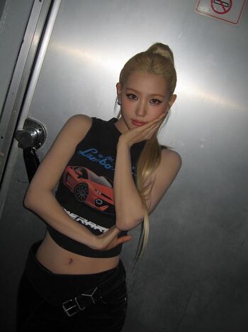 Cho Mi-yeon (Miyeon) - i-dle [(G)I-dle]