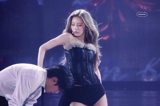 Cho Mi-yeon (Miyeon) - i-dle [(G)I-dle]