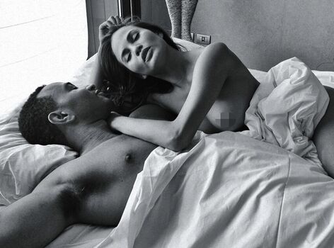 Full leaked Chrissyteigen private photo