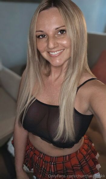 churchwifey_kk