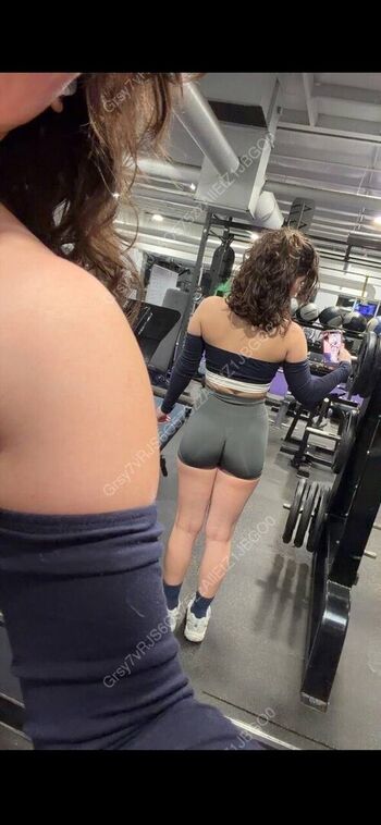 Full leaked Ciggybae  page private photo