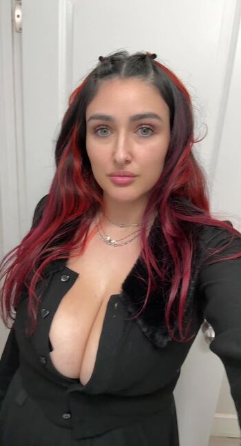 Full leaked Cinnamoon alien page private photo