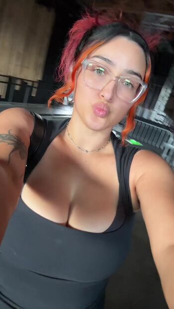 Full leaked Cinnamoon alien private photo