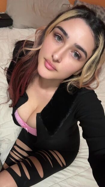 Full leaked Cinnamoon alien private photo