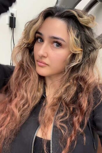 Full leaked Cinnamoon alien private photo