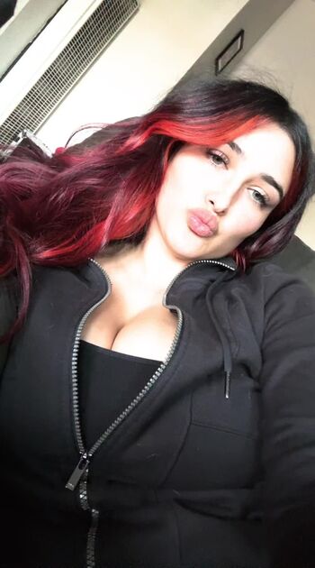 Full leaked Cinnamoon alien private photo