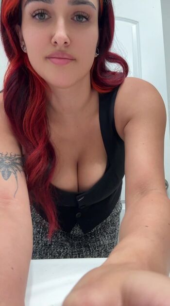 Full leaked Cinnamoon alien private photo