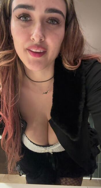 Full leaked Cinnamoon alien private photo