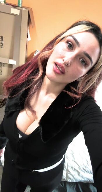 Full leaked Cinnamoon alien private photo