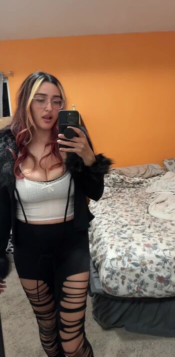 Full leaked Cinnamoon alien private photo