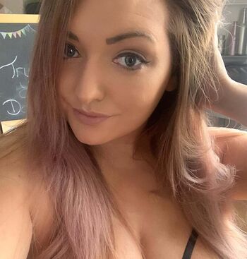 Full leaked Civicky private photo