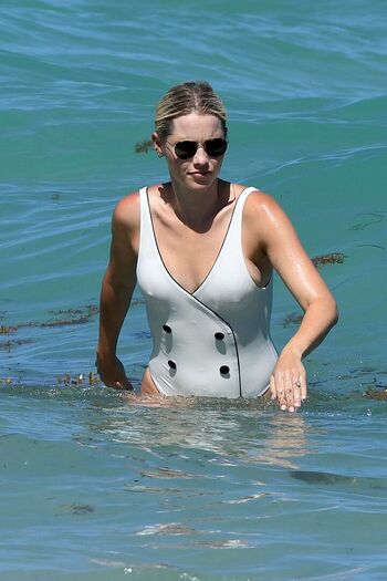 Full leaked Claire holt private photo