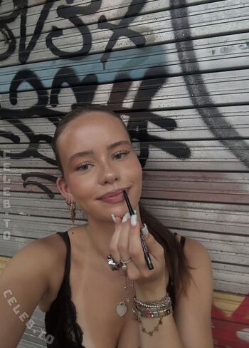Full leaked Clairemaele private photo