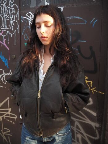 Full leaked Clairo private photo