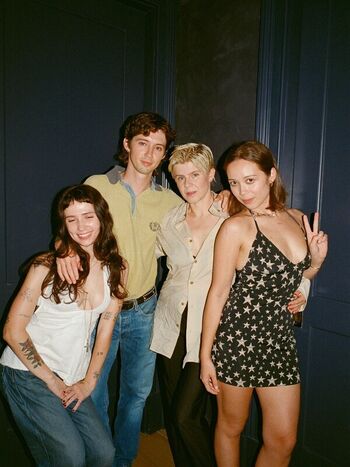 Full leaked Clairo private photo