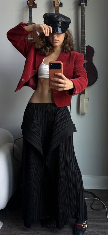 Full leaked Clara west private photo