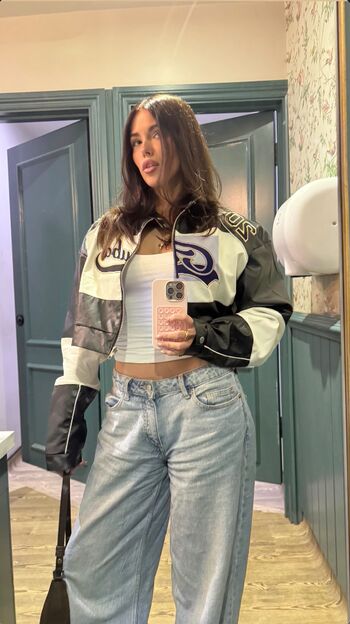 Full leaked Clarissa bea page private photo