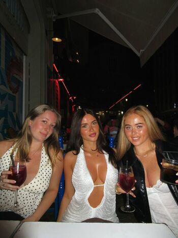 Full leaked Clarissa bea page private photo