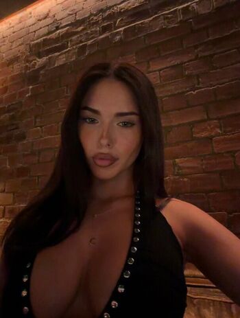 Full leaked Clarissa bea page private photo