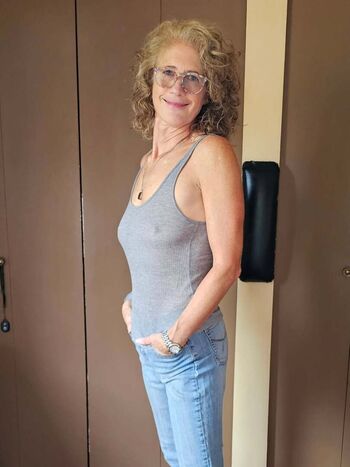 Full leaked Classy hot babe private photo