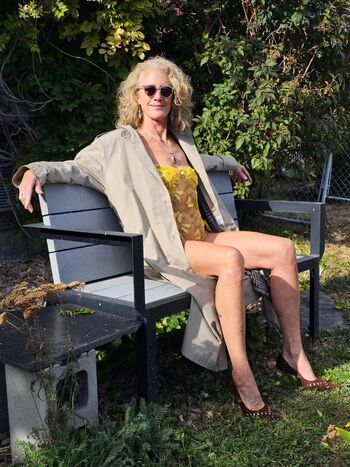 Full leaked Classy hot babe private photo