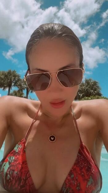 Full leaked Claudia leitte private photo