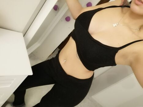 Full leaked Claudiabavel private photo