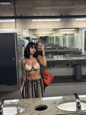 Full leaked Coinmbra private photo