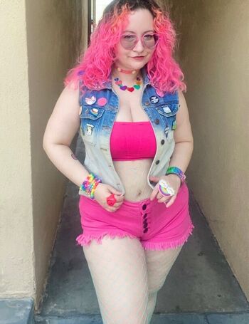 Full leaked Cokebottle thunderthighs private photo