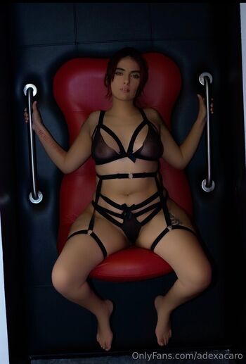 Full leaked Comelycaro page private onlyfans photo